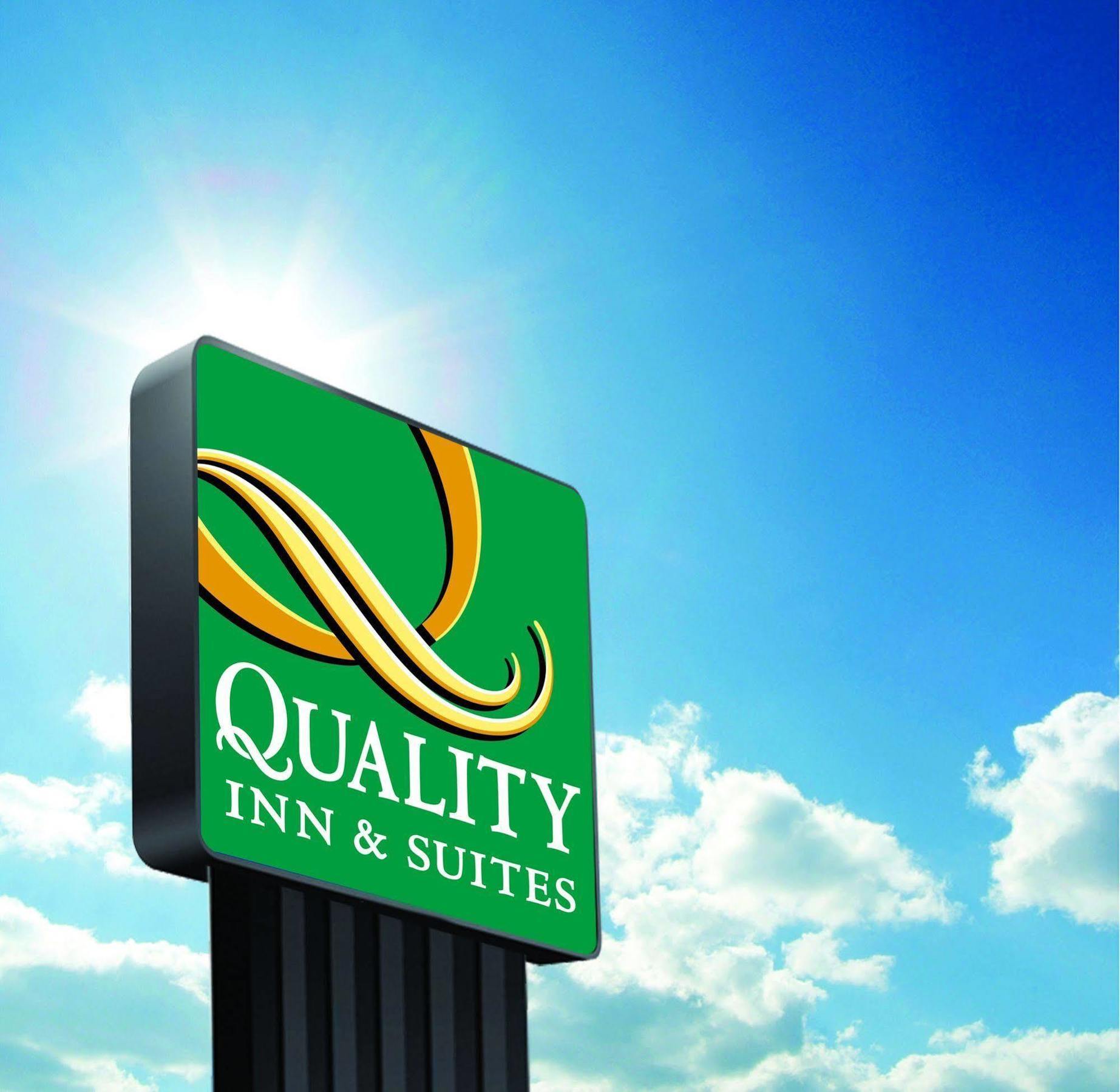 Quality Inn & Suites Silverdale Bangor-Keyport Extérieur photo